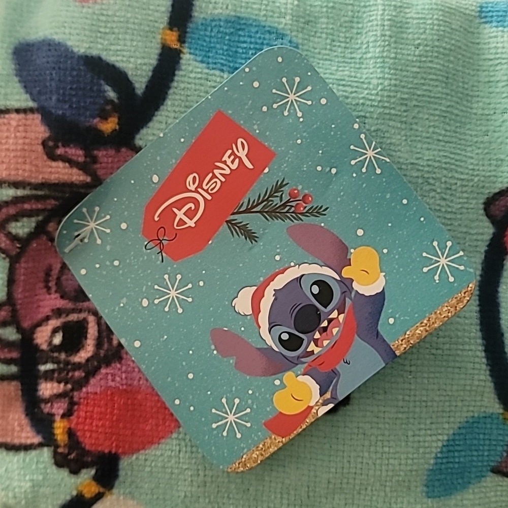Disney Stitch Holiday Towels - Picture 2 of 4
